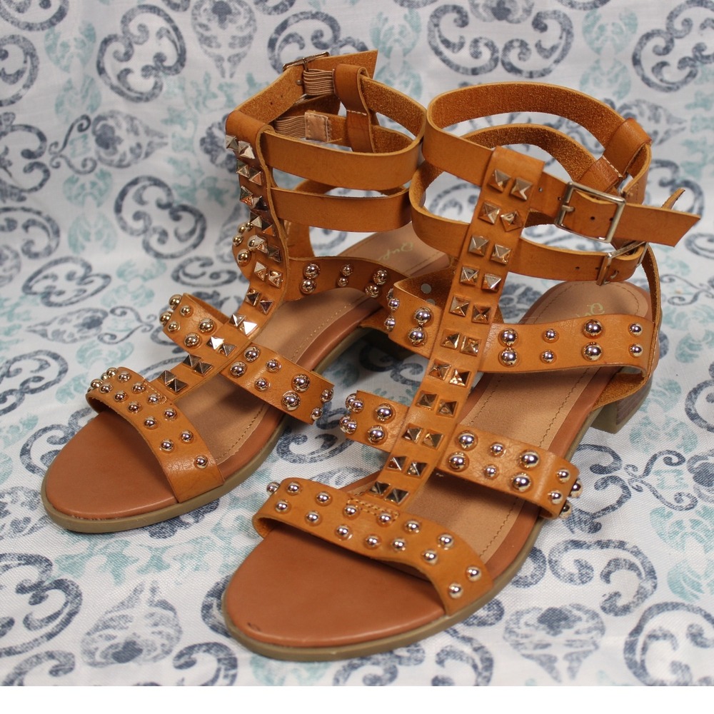 Qupid Women's‎ Tan Studded Gladiator Sandals Block Heel Size 7.5